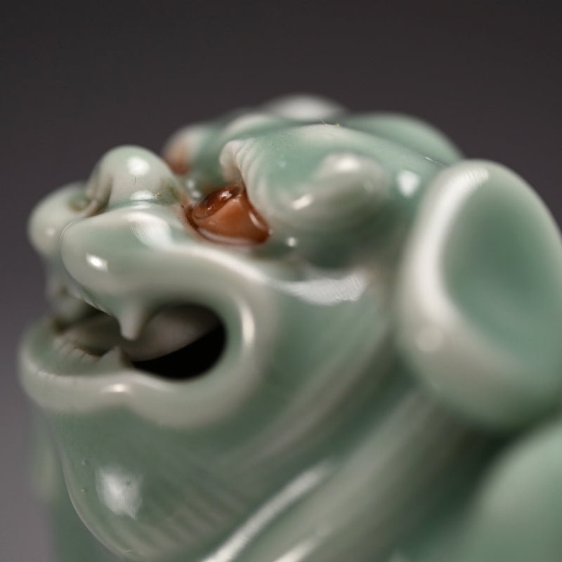 Porcelain Shishi Okimono