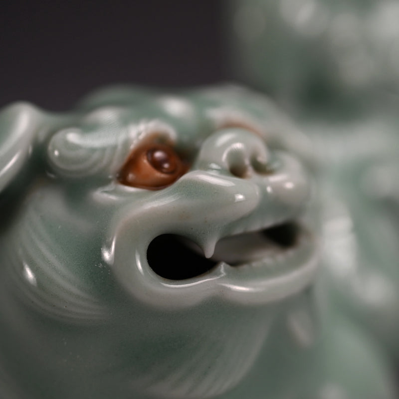 Porcelain Shishi Okimono