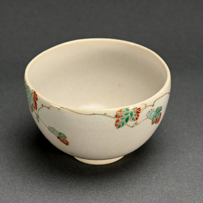 Chawan with Autumn Vines ー真葛 香山 "茶碗"