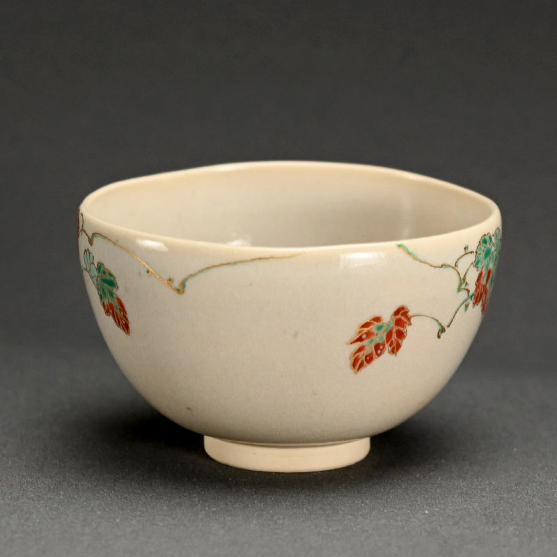 Chawan with Autumn Vines ー真葛 香山 "茶碗"