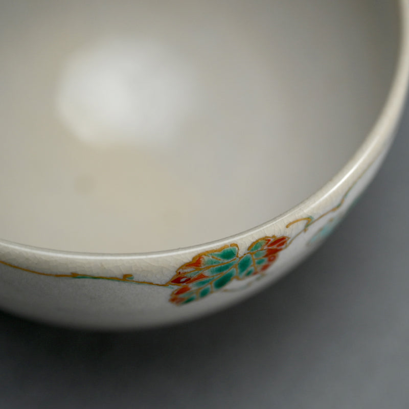 Chawan with Autumn Vines ー真葛 香山 "茶碗"