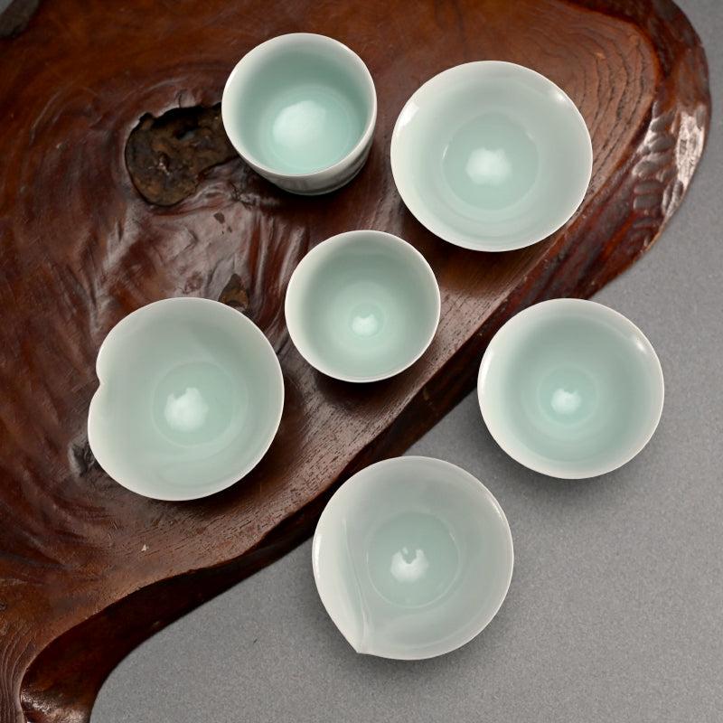 Contemporary Guinomi Sake Cup ー“青白磁 ぐい呑”