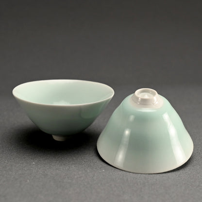 Contemporary Guinomi Sake Cup ー“青白磁 ぐい呑”