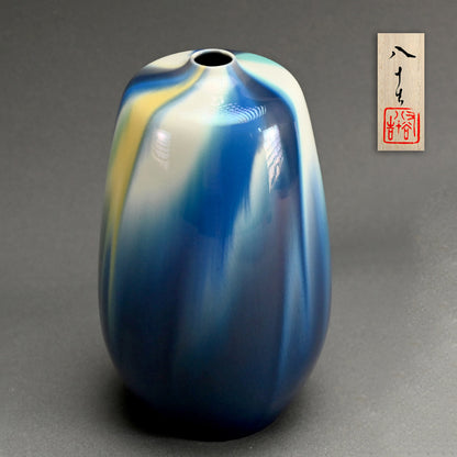 Vase by Important Female Potter ー四代 徳田 八十吉 “柳雨”