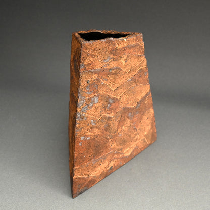Oxidized Rust Vase 佐藤 和彦 “銹化瓷彫文壺”