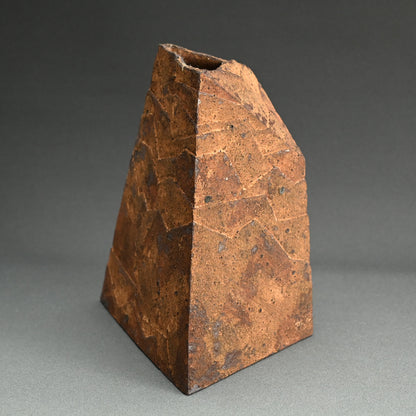 Oxidized Rust Vase 佐藤 和彦 “銹化瓷彫文壺”