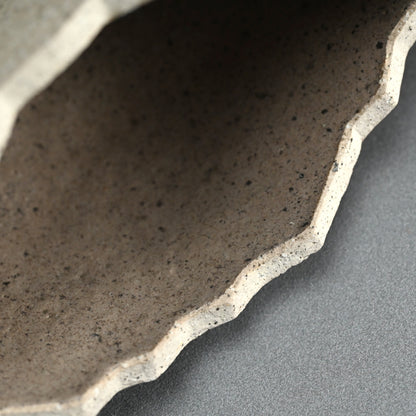 Covered Ceramic Box ー佐藤 和彦 “風化瓷彫文盦子”