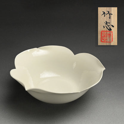 Exquisite White Bowl ー川瀬 竹志 “白磁輪花鉢”