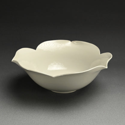 Exquisite White Bowl ー川瀬 竹志 “白磁輪花鉢”