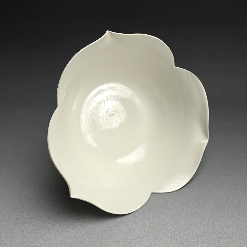 Exquisite White Bowl ー川瀬 竹志 “白磁輪花鉢”