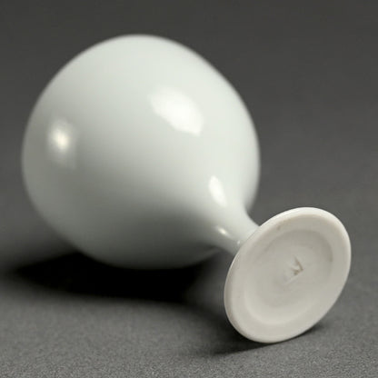 Exquisite Bajohai Porcelain Sake Cup ー“青白磁 馬上杯”