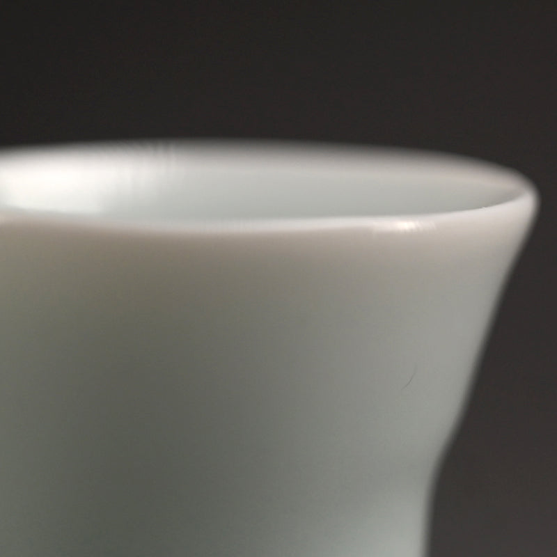 Contemporary Porcelain Guinomi ー“青白磁 杯”