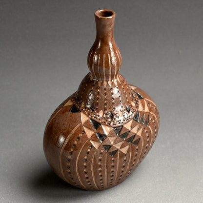 Unusual Art-Deco Influenced Ceramic Vase ー宇野仁松 "扁壺"