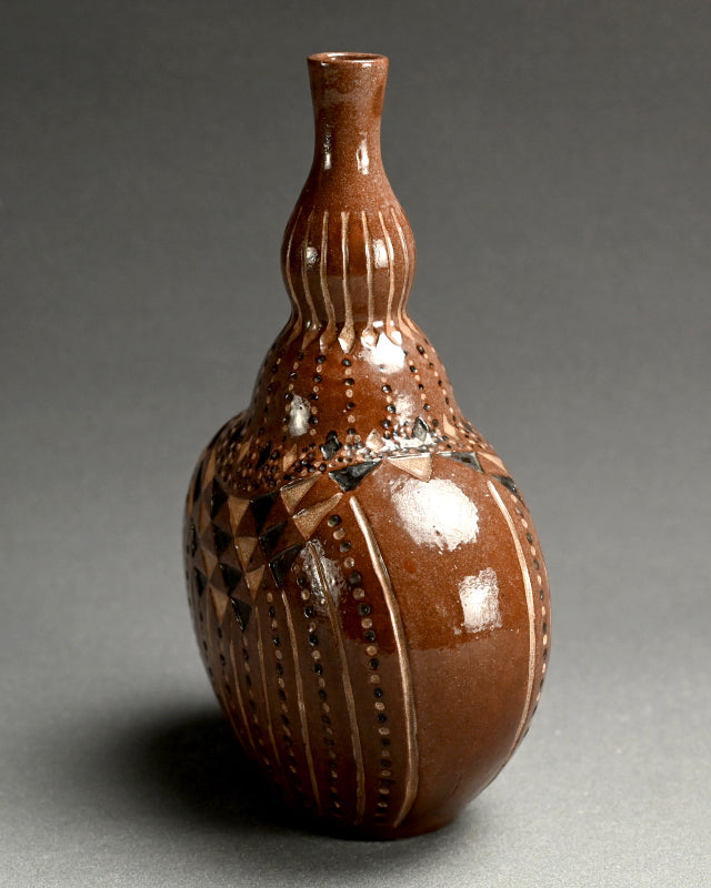 Unusual Art-Deco Influenced Ceramic Vase ー宇野仁松 "扁壺"