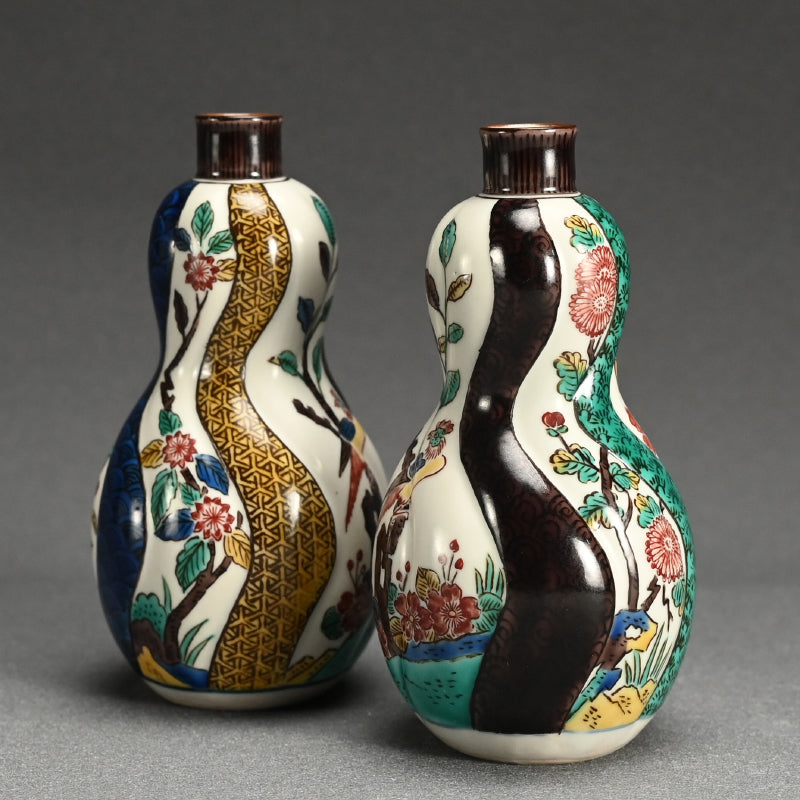 Kutani Porcelain Tokkuri ー徳田 八十吉