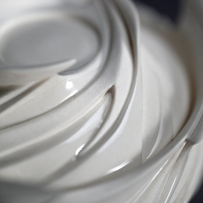 Whirling Form Kogo Incense Holder ー松村 淳 “Shifting Qualia C ↔ I”