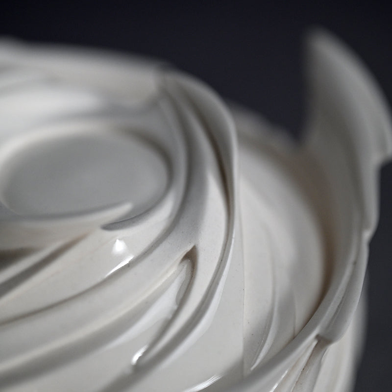 Whirling Form Kogo Incense Holder ー松村 淳 “Shifting Qualia C ↔ I”