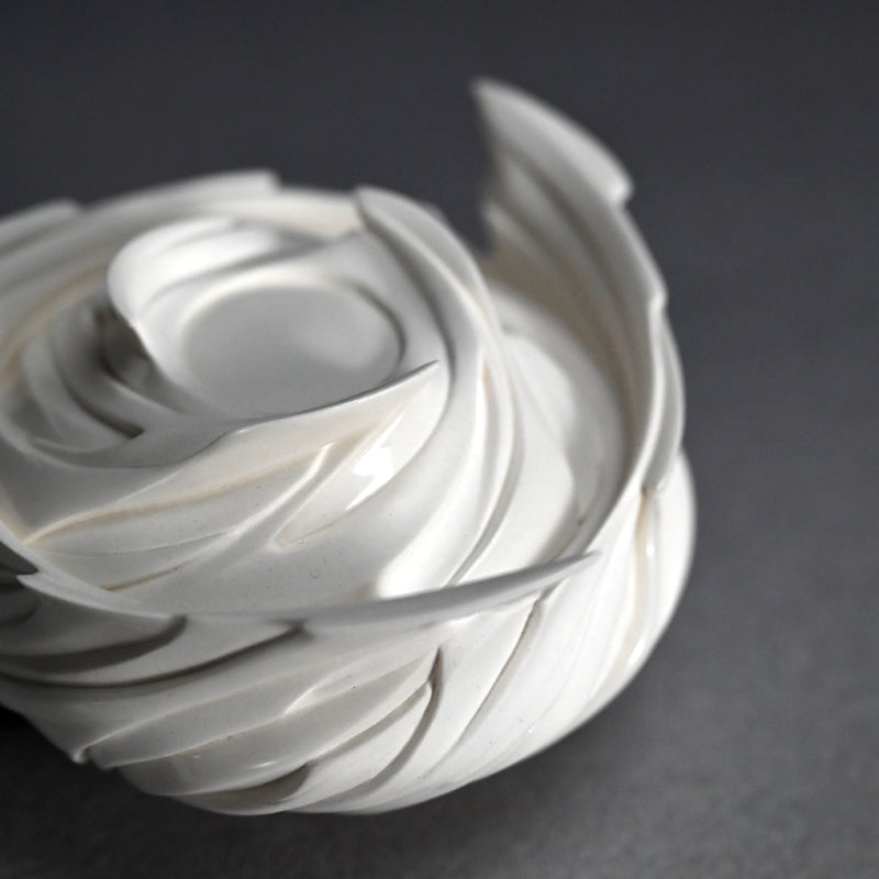 Whirling Form Kogo Incense Holder ー松村 淳 “Shifting Qualia C ↔ I”