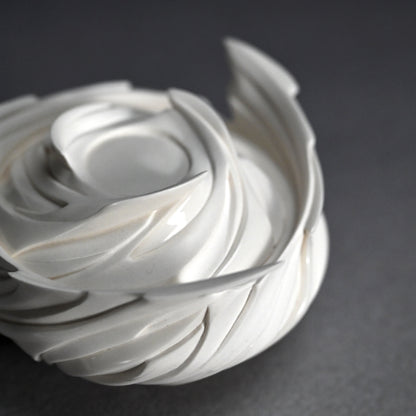 Whirling Form Kogo Incense Holder ー松村 淳 “Shifting Qualia C ↔ I”