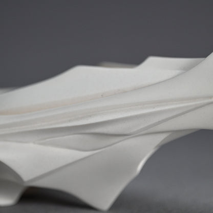 Porcelain Katakuchi Sake pouring Vessel ー松村 淳 “Divergence 6.01”