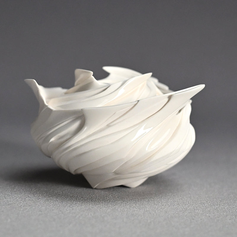 Whirling Form Kogo Incense Holder ー松村 淳 “Shifting Qualia C ↔ I”