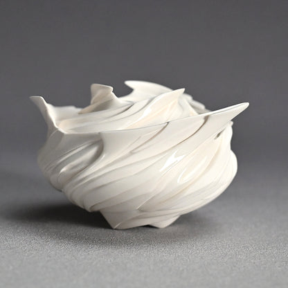 Whirling Form Kogo Incense Holder ー松村 淳 “Shifting Qualia C ↔ I”