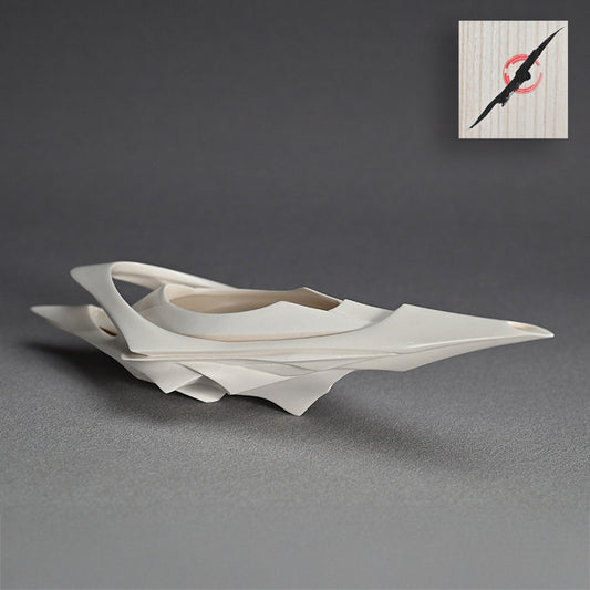 Porcelain Katakuchi Sake pouring Vessel ー松村 淳 “Divergence 6.01”