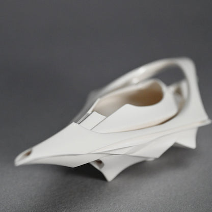 Porcelain Katakuchi Sake pouring Vessel ー松村 淳 “Divergence 6.01”