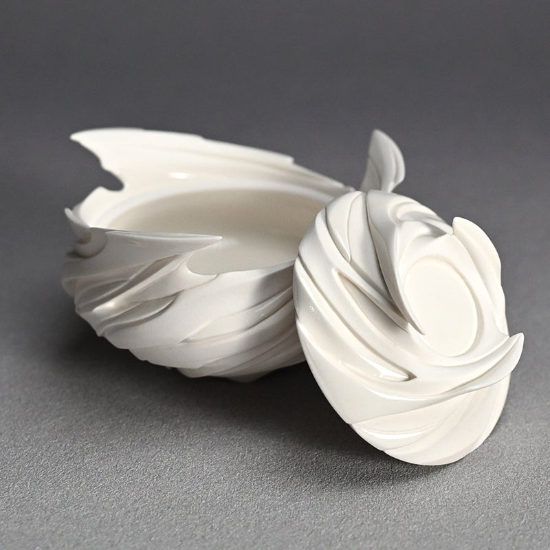 Whirling Form Kogo Incense Holder ー松村 淳 “Shifting Qualia C ↔ I”