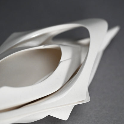 Porcelain Katakuchi Sake pouring Vessel ー松村 淳 “Divergence 6.01”