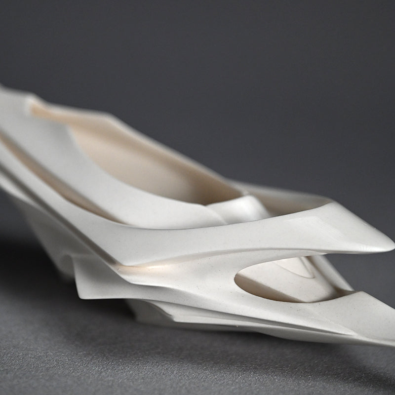 Porcelain Katakuchi Sake pouring Vessel ー松村 淳 “Divergence 6.01”