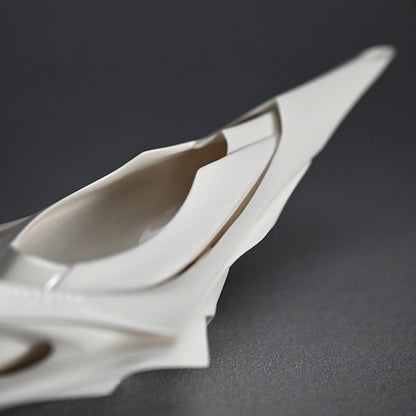 Porcelain Katakuchi Sake pouring Vessel ー松村 淳 “Divergence 6.01”