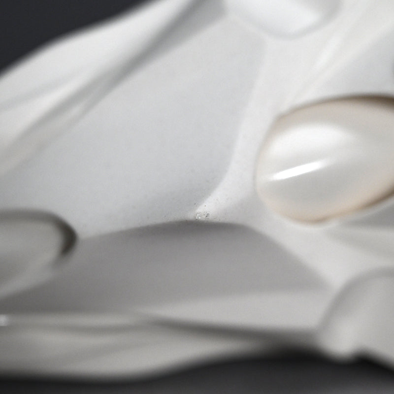 Porcelain Katakuchi Sake pouring Vessel ー松村 淳 “Divergence 6.01”