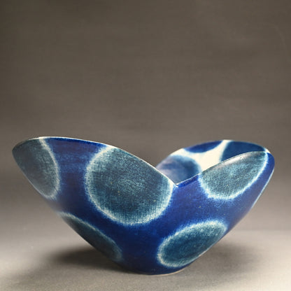 Large Blue & White Fluted Basin ー福島 寛子 “呉須絵青文輪花鉢”