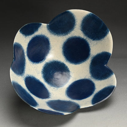 Large Blue & White Fluted Basin ー福島 寛子 “呉須絵青文輪花鉢”