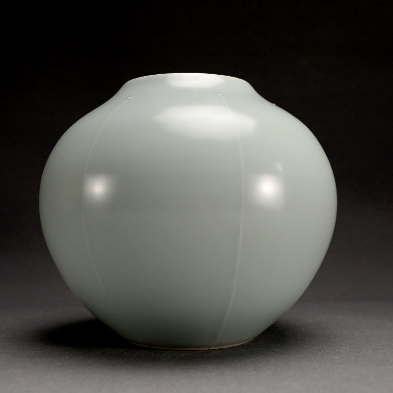 Early Fukami Sueharu Celadon Vase ー深見 陶治 "青白磁 花瓶"