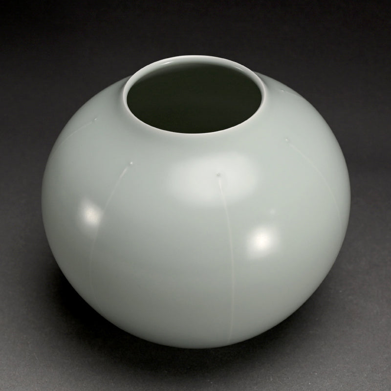 Early Fukami Sueharu Celadon Vase ー深見 陶治 "青白磁 花瓶"