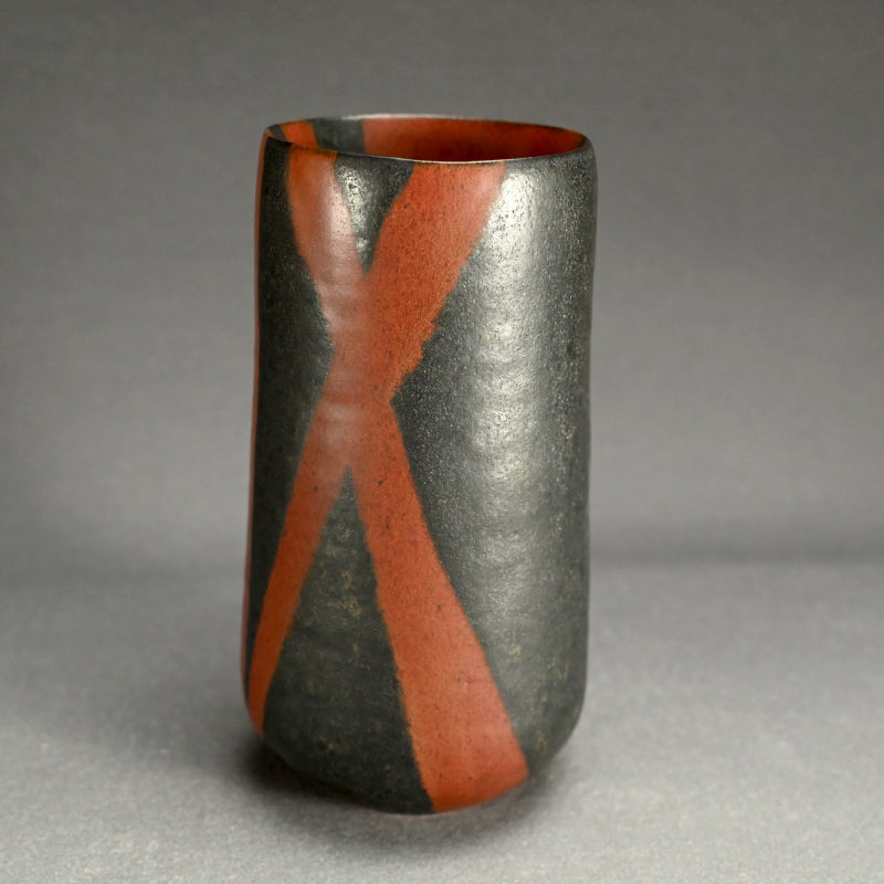 Russet Black Vase ー森野 泰明 "黒銹花瓶"