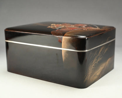 Lacquer Box with Mounted Samurai Warriors