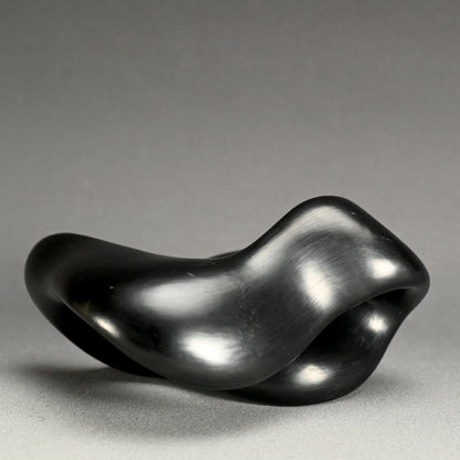 Contemporary Black Ceramic Sculpture, “Vibration”  ー伊村 俊見 “揺 23-s6”