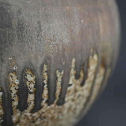 Ujoyaki Natural Ash Glaze Vase ー今井 理佳 "自然釉 壺" 銘 老瀑