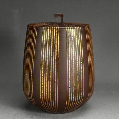 Contemporary Gold Inlay Mizusashi ー鹿島 和生 “銷盛線文鉄水指”