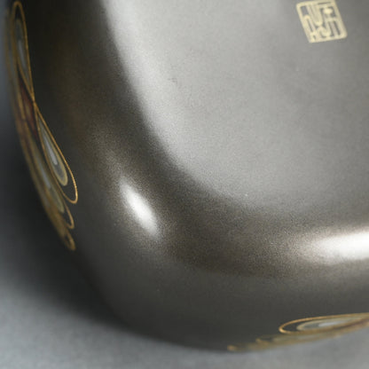 Contemporary Metal-craft Vessel ー鹿島 和生 "象嵌朧銀四方鉢"