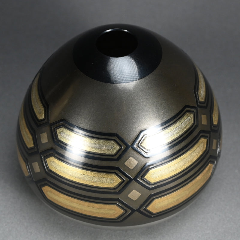 Contemporary Metal-craft Tsubo ー鹿島 和生 "象嵌壺"