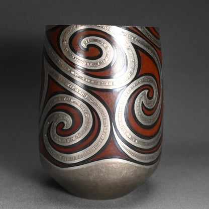 Contemporary Swirling Pattern Metal Vase ー鹿島 和生 “布目象嵌銷盛流渦文花器”