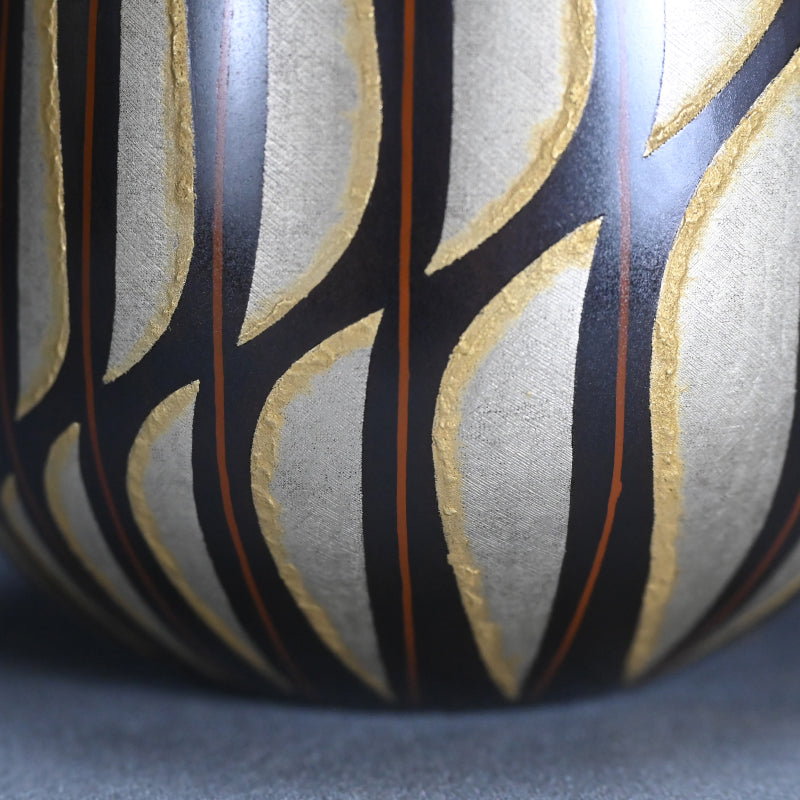 Silver Work Vase ー鹿島 和生 “象嵌黒味銅鉢”