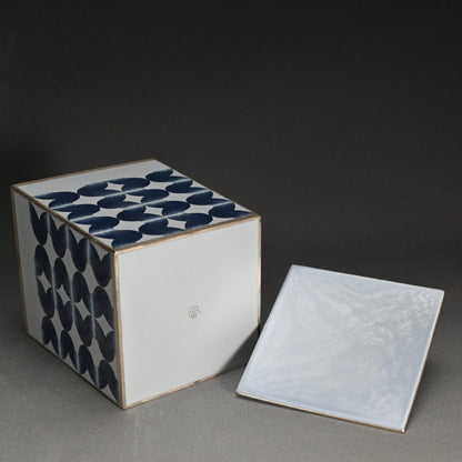 Exhibited Contemporary Cloisonne Mizusashi ー柴田 明 "有線七宝抽象文水指"