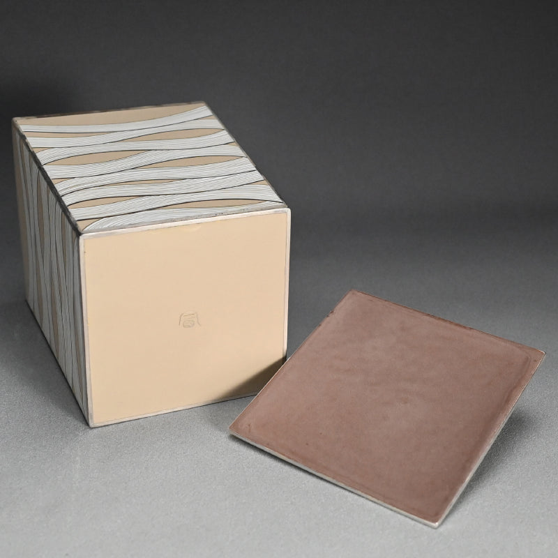 Exhibited Contemporary Cloisonne Mizusashi ー柴田 明 "有線七宝水指"