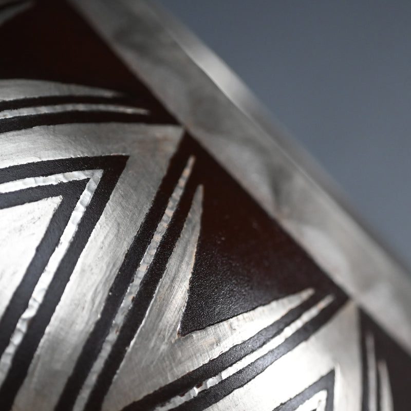 Silver-work Japanese Vase ー鹿島 和生 "銷盛銀彩鉄花器"