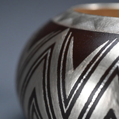 Silver-work Japanese Vase ー鹿島 和生 "銷盛銀彩鉄花器"